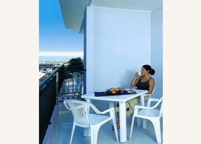 Cozy With Outdoor Pool-beahost Apartmán *